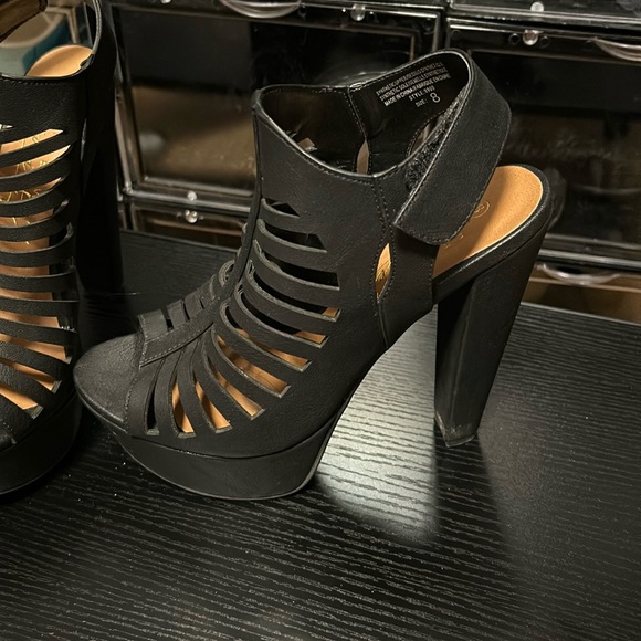 Platforms CAN SIZE 8 - Picture 1 of 6